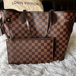 LOUIS VUITTON
Damier Ebene Neo Neverfull MM Year